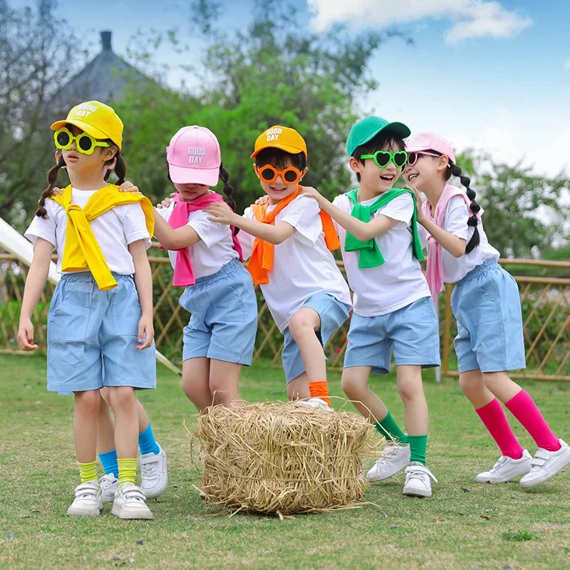 

Kindergarten uniforms, colorful candy performance costumes, children's day performance costumes, group choir graduation photos,