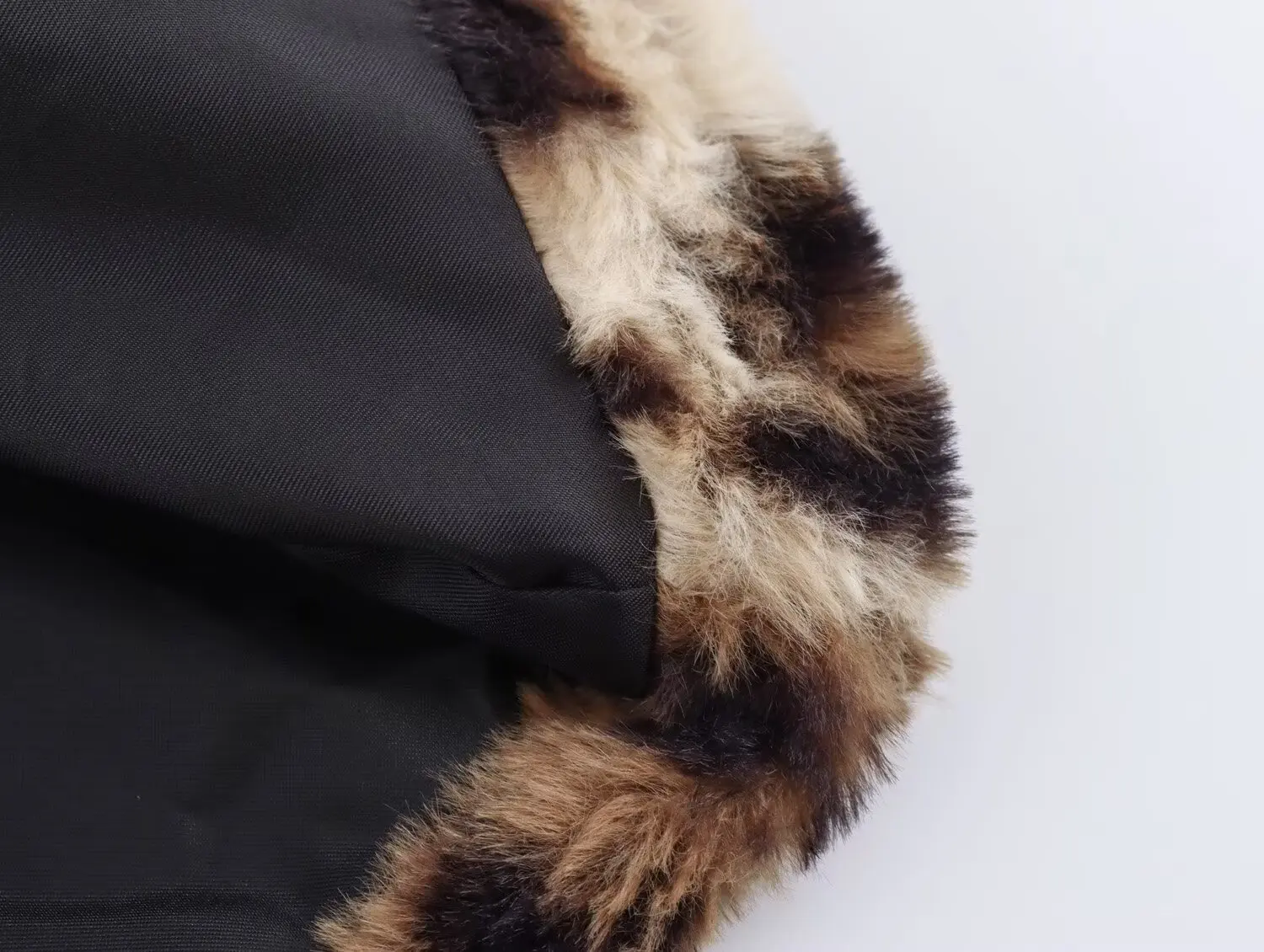 Women\'s Autumn Winter Leopard Plush Long Coat Lapel Buttons Long Coat TRAFZA New Fashion High Street Vacation Long Coat 1.5lb