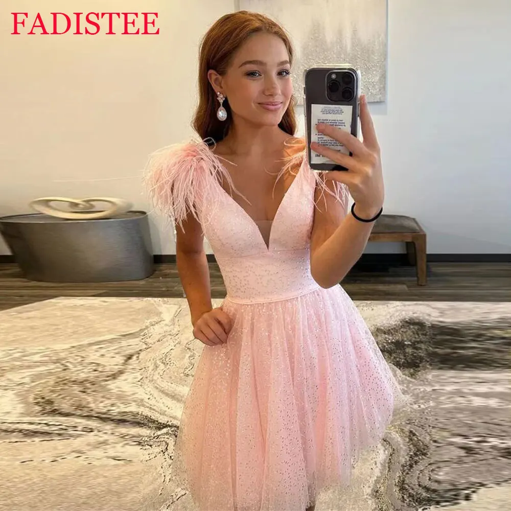 فساتين سهرة مخصصة من التل الوردي اللامع على شكل حرف a فساتين العودة للوطن للفتيات على شكل حرف v فستان قصير من الريش vestidos de fiesta