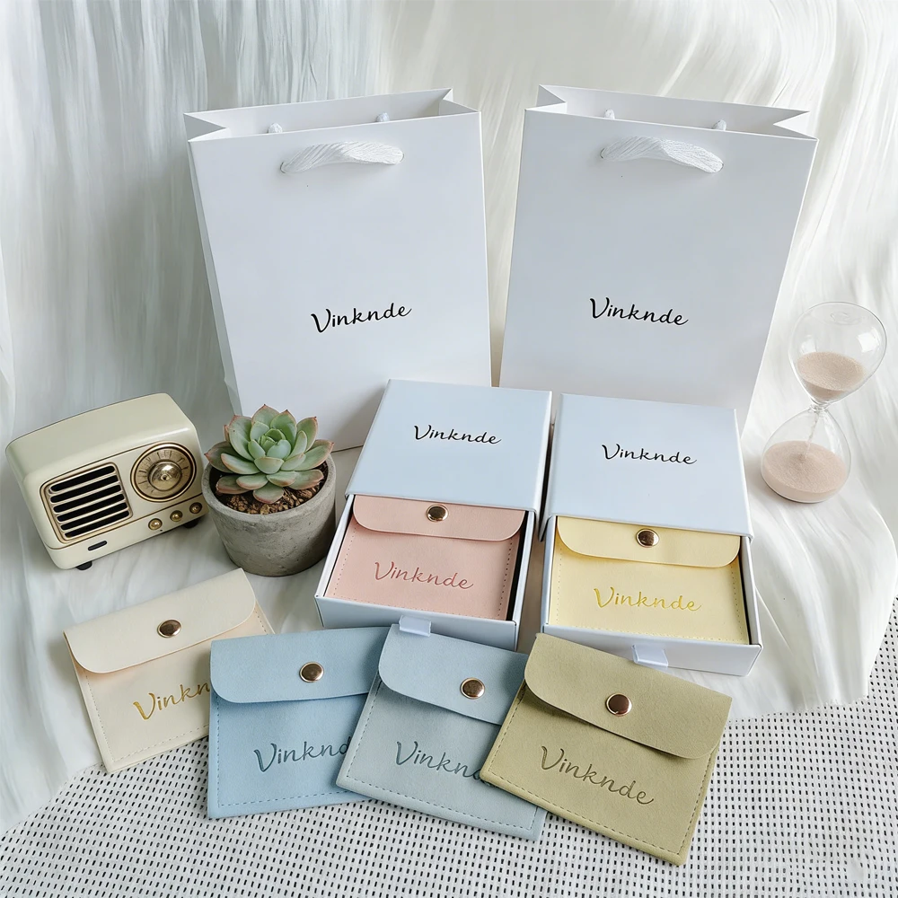 

Custom Luxury 12x6x16cm White Paper Tote Bag Wedding Jewelry Packaging Boxes Ring Necklace Bracelet Drawer Box Velvet Snap Bags