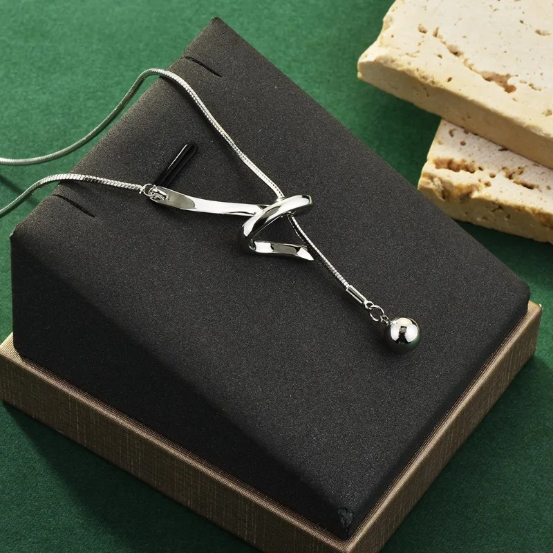 

Simple and fashionable snake-shaped necklace sweater chain, trendy necklace, fashionable clothing necklace