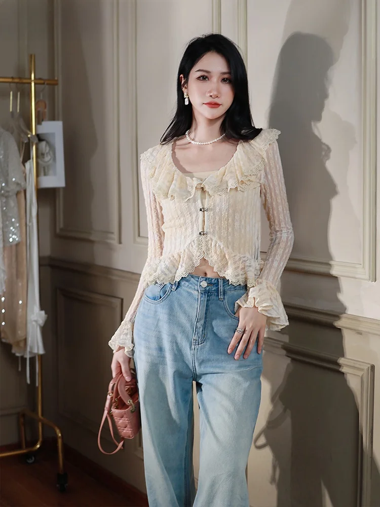 

Новый летний женский топ-блузка с кружевом, рюшами и эффектом окрашивания, в корейском стиле, приталенный, с длинными рукавами-колокол, для создания нежного и изящного образа