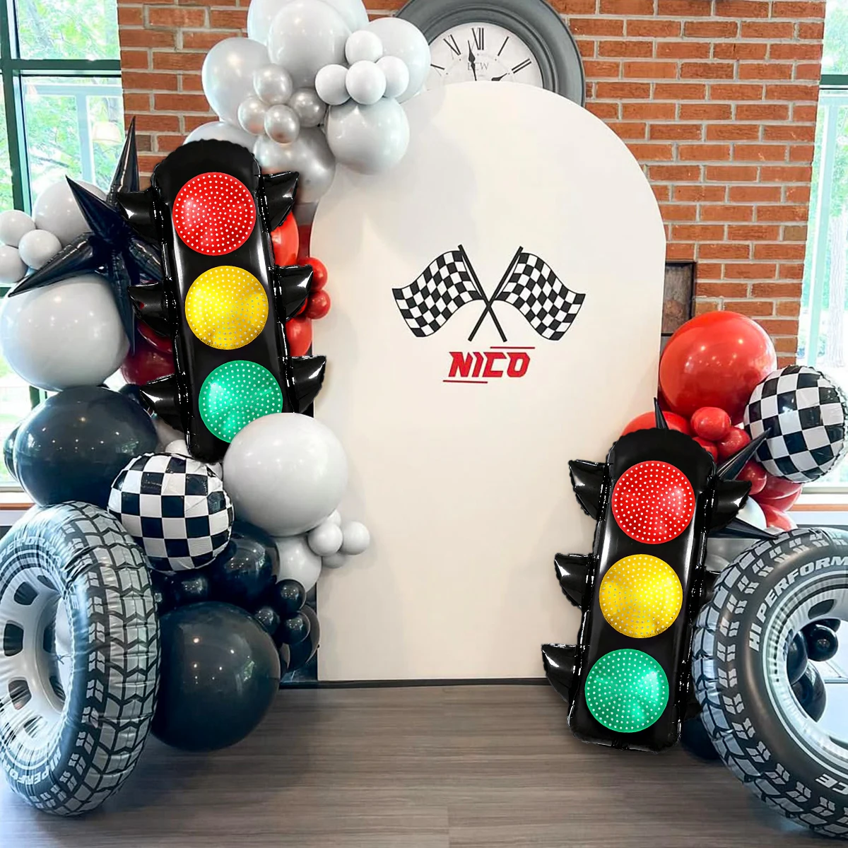 قطعتان من بالونات إشارة المرور، مناسبة لتزيين الحفلات، وديكورات أعياد الميلاد للسباق، وموضوع المرور، ومناظر المدينة