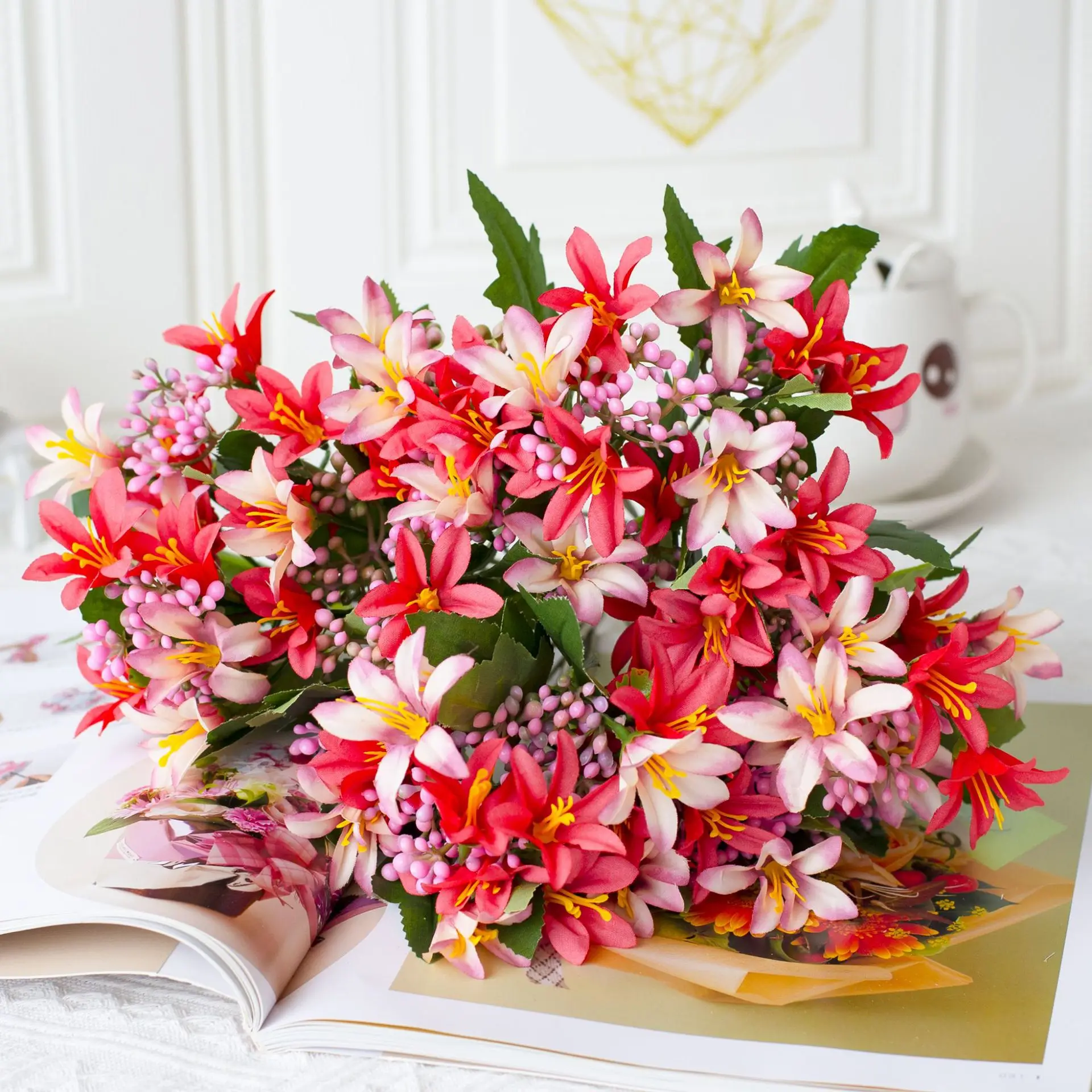 

5pcs/Bouquet Simulated Lily Berry Plant Decoration Home Party Wedding Birthday Photography Props DIY Bridal Holding Flowers