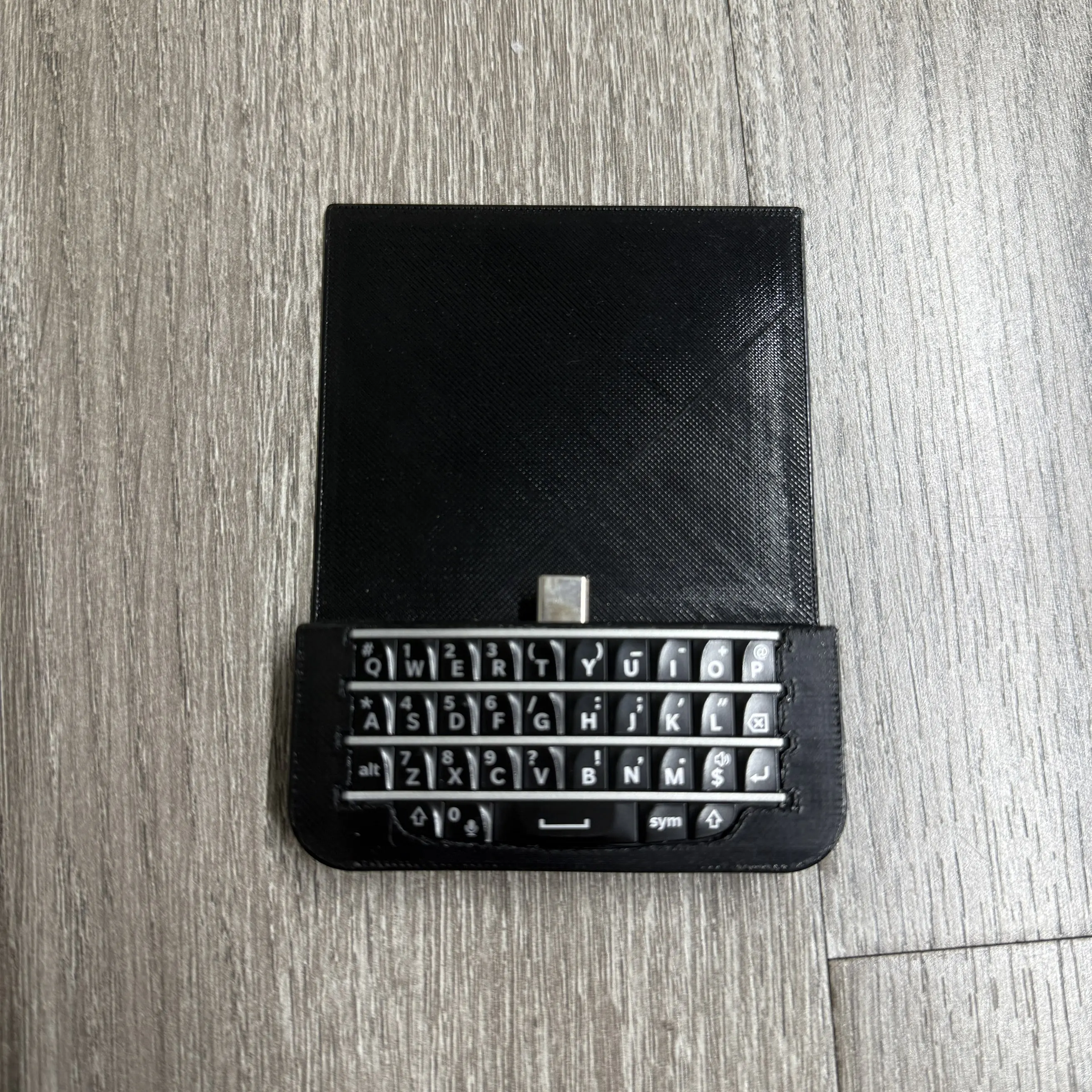 BlackBerry Q10 Wired Keyboard Customized for IPhone 15 Series/Android Typec OTG RGB User-friendly Blackberry Keypad Accessories