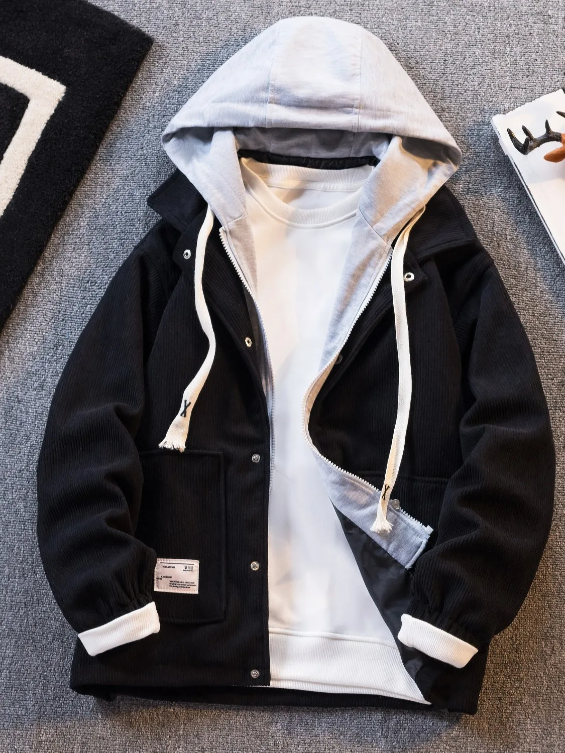 

Мужская куртка больших размеров, имитация двухслойной, свободного кроя, с капюшоном, молодежная осенняя верхняя одежда, из утолщенного полиэфирного волокна, с длинными рукавами и молнией