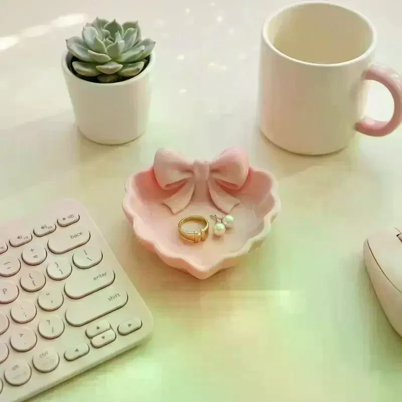 

Heart-Shaped 3D Printed Jewelry Tray With Pink Bow, Elegant Decor For Table, Sink & Office Desk, Perfect For Jewelry Storage
