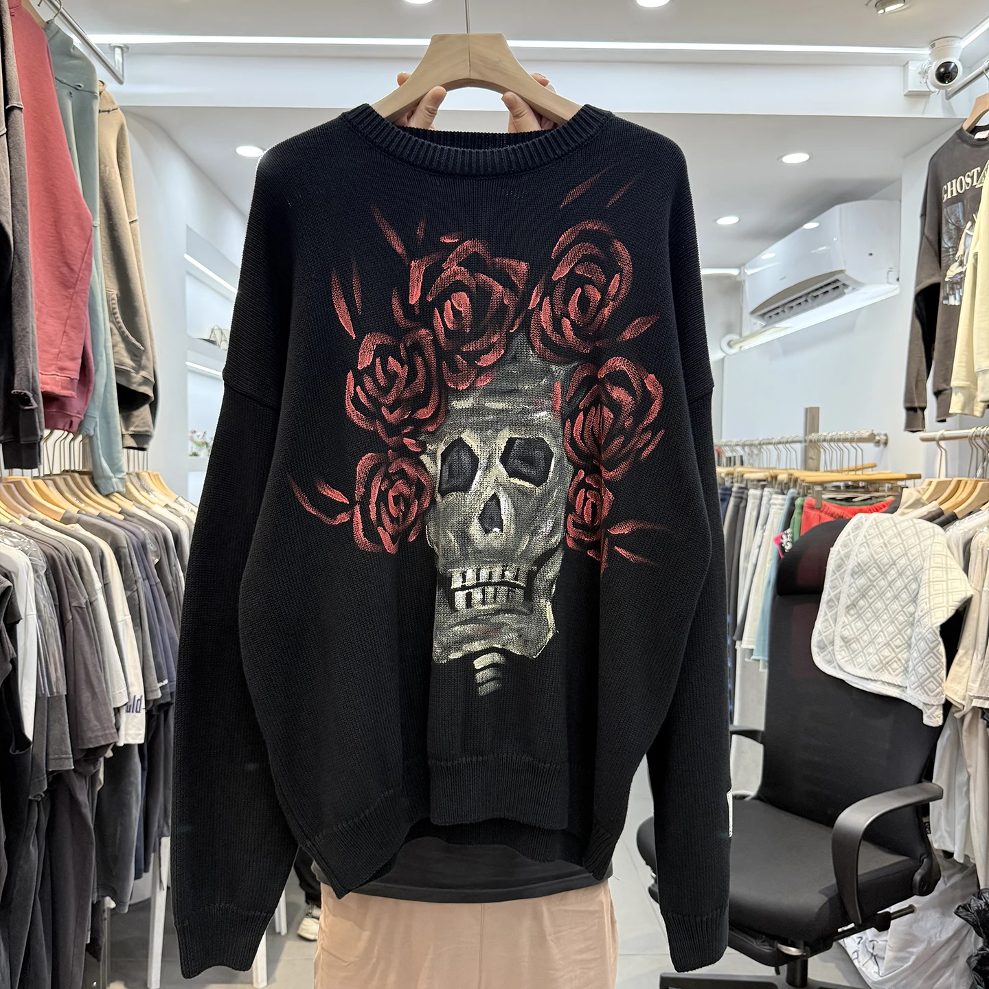 

Retro American Hand-Painted Skull Rose Print round Ne Knitwear Loose Casual ex Sweater Warm Casual Sle Long Sve