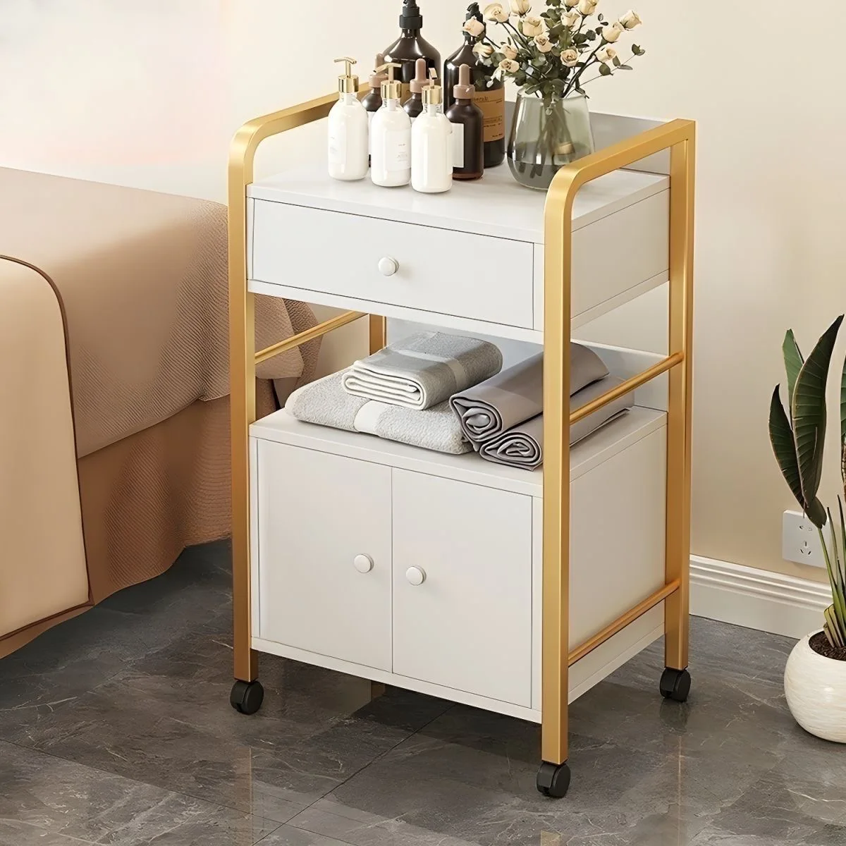 

Wholesale Price Metal Frame European Style Hair Layer Cart Beauty Salon High Gloss Trolley With Dryer Holders