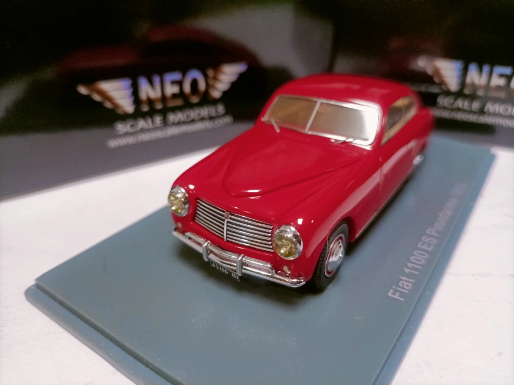 

Neo 1:43 Fiat 1100 ES Pininfarina 1950 Red Vintage Car Simulation Limited Edition Resin Metal Static Car Model Toy Gift