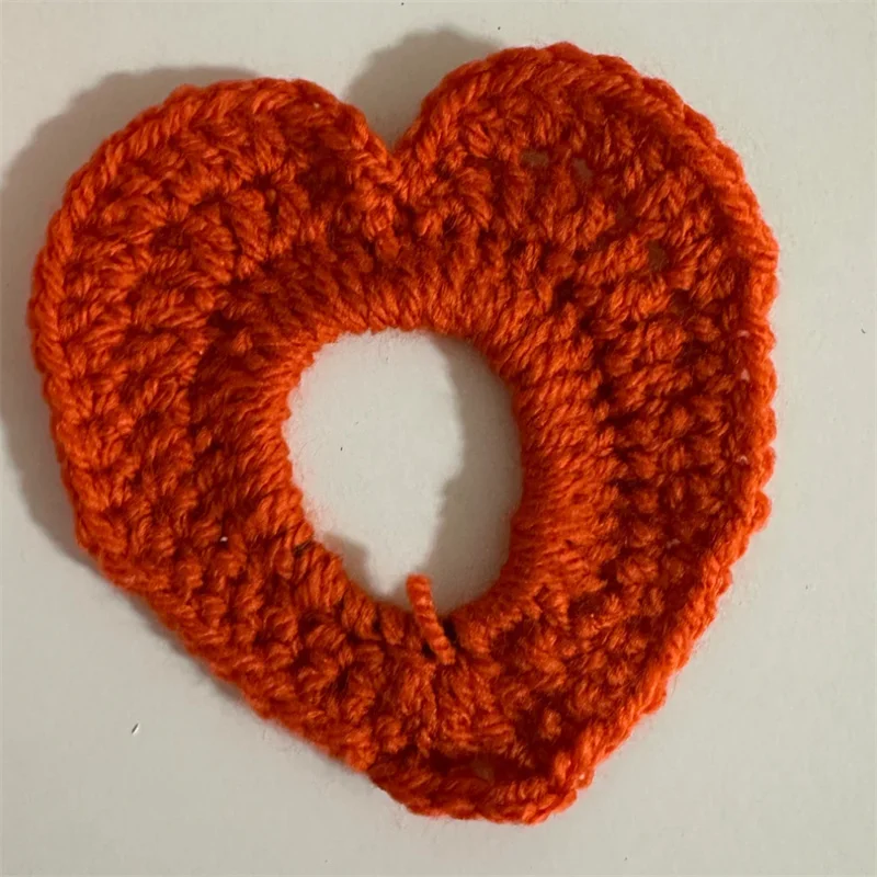 Chouchou en forme d'amour au crochet fait à la main, élastique en caoutchouc pour enfants et adultes, cheveux fixes, décoration rouge, haute qualité