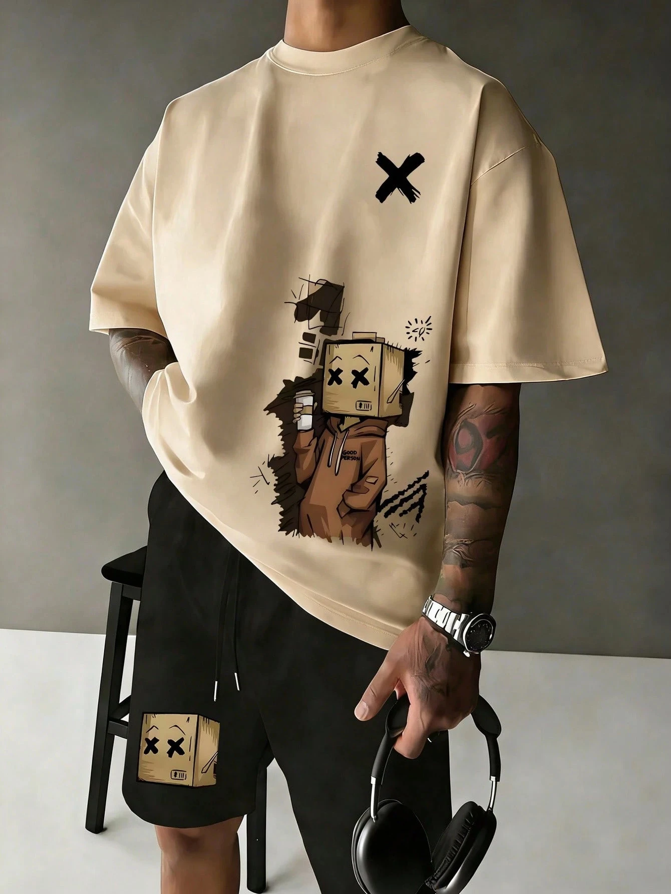 

New Summer Men Fashion Set Relaxed-Fit Trendy Doll Graffiti Print Crew-Neck Short-Sleeve T-Shirt and Casual Shorts Two-Piece Set