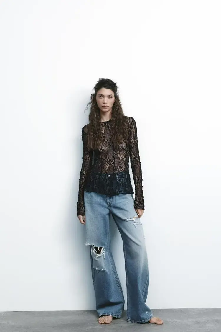 

Новинка осени: женские джинсы свободного кроя со средней посадкой, с декоративными дырками, широкие штанины, высокая талия, застежка-молния, синий цвет.