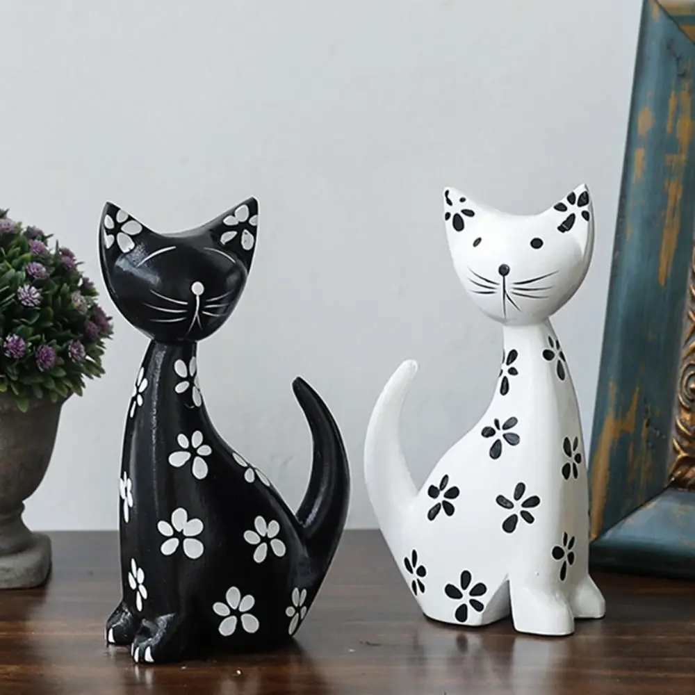 

2pcs Desktop Ornament Wooden Cat Statue Modern Creative Animal Sculpture Cute Exquisite Miniatures Figurine Hotel