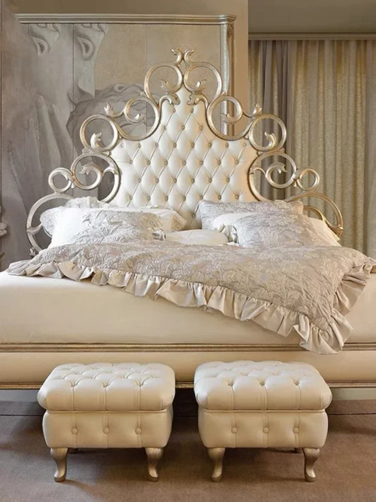 \uxury high-end solid wood bed luxury single double solid wood carved hollow princess bed French fabric soft bed