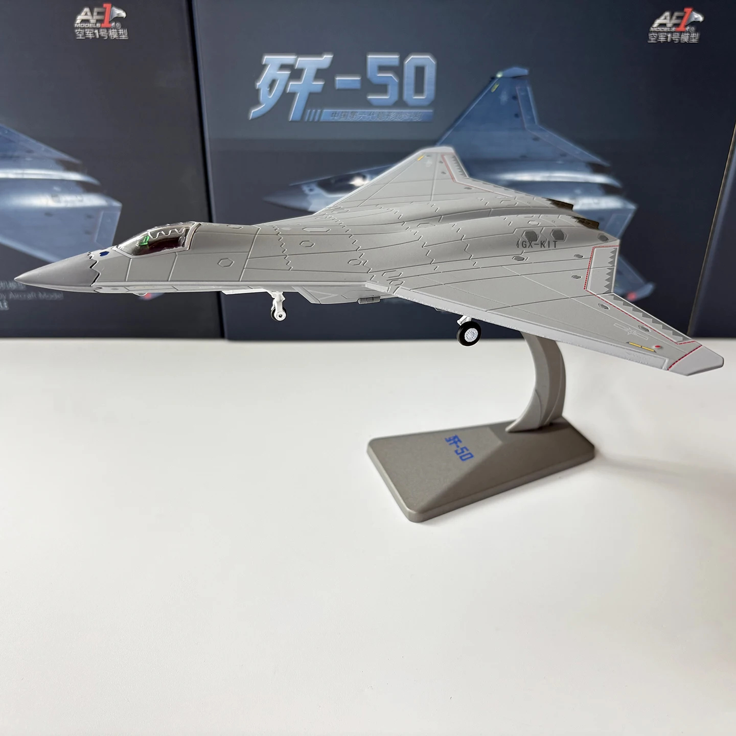 Escala 1:144 China J50 Fighter Jet J-50 avión militar de Metal juguete modelo colección ornamento