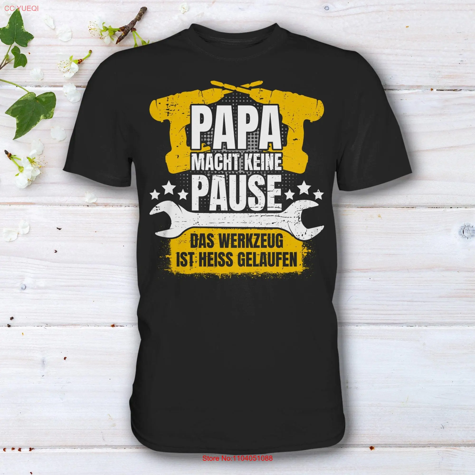 Papa T Shirt Geschenk Handwerker Lustiger Spruch Werkzeug braucht Pause long or short sleeves