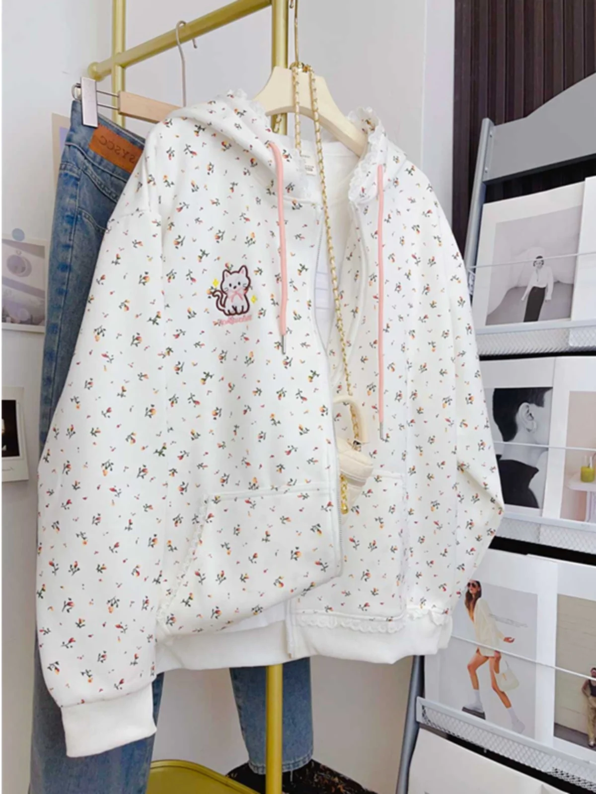 

Женский кардиган с капюшоном больших размеров, осенне-зимний свитшот с вышивкой цветов, топ для полных женщин, корейский стиль, длинный рукав