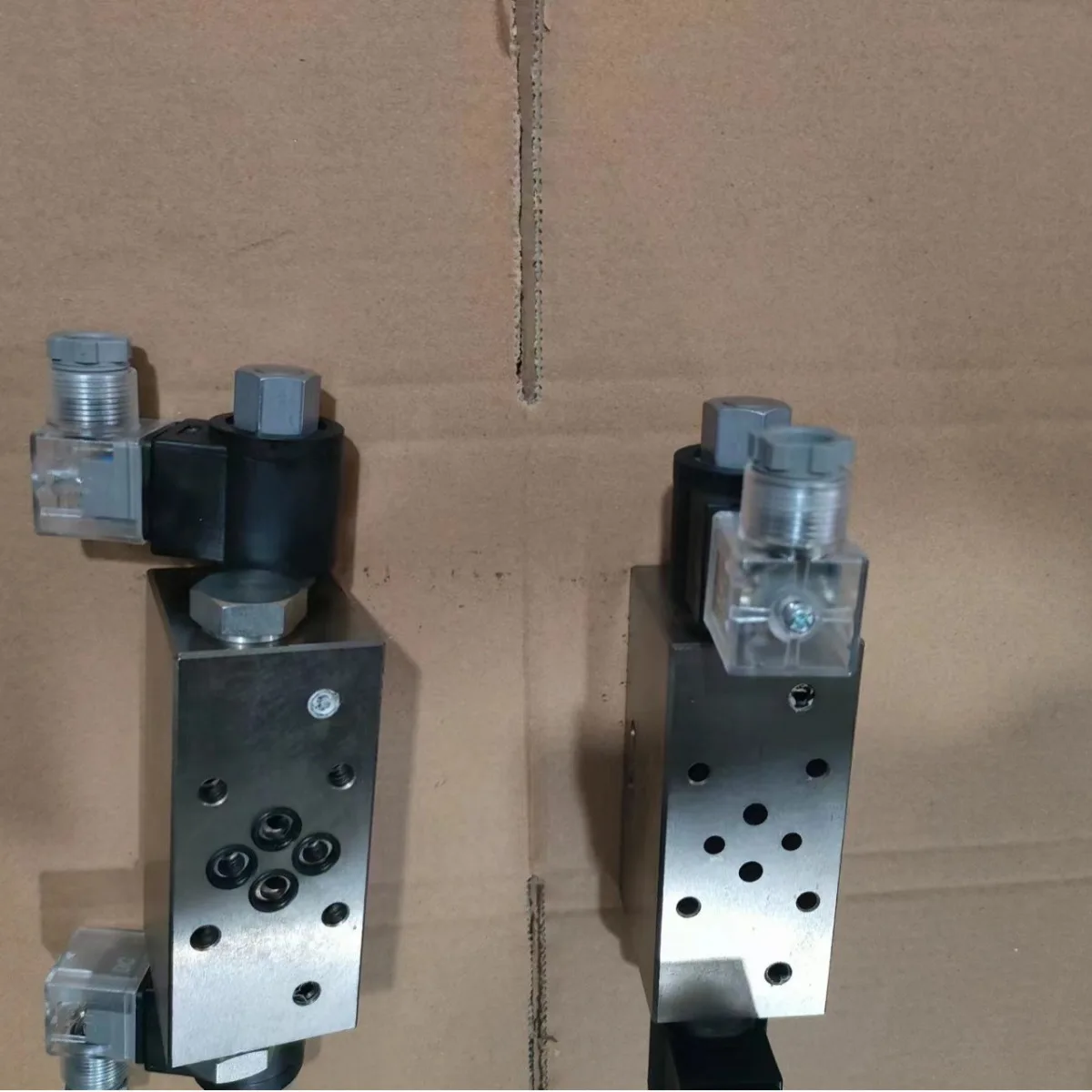 Superimposed speed control valve throttle valve