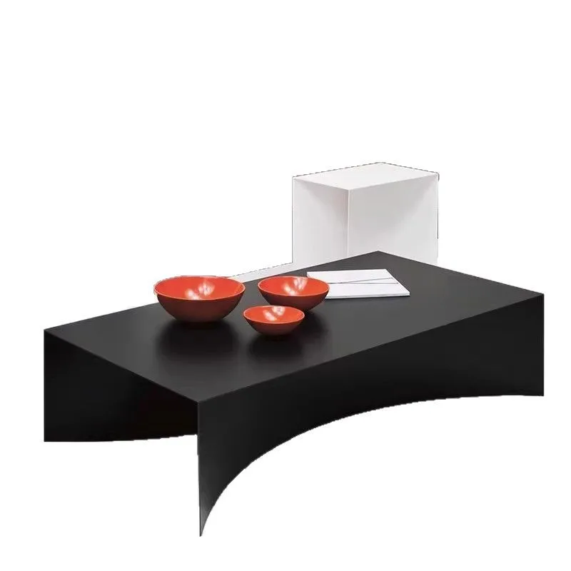 طاولة قهوة إيطالية بسيطة بتصميم مستطيل أسود، مجموعة أريكة غرفة المعيشة، شقة إبداعية بسيطة الحجم