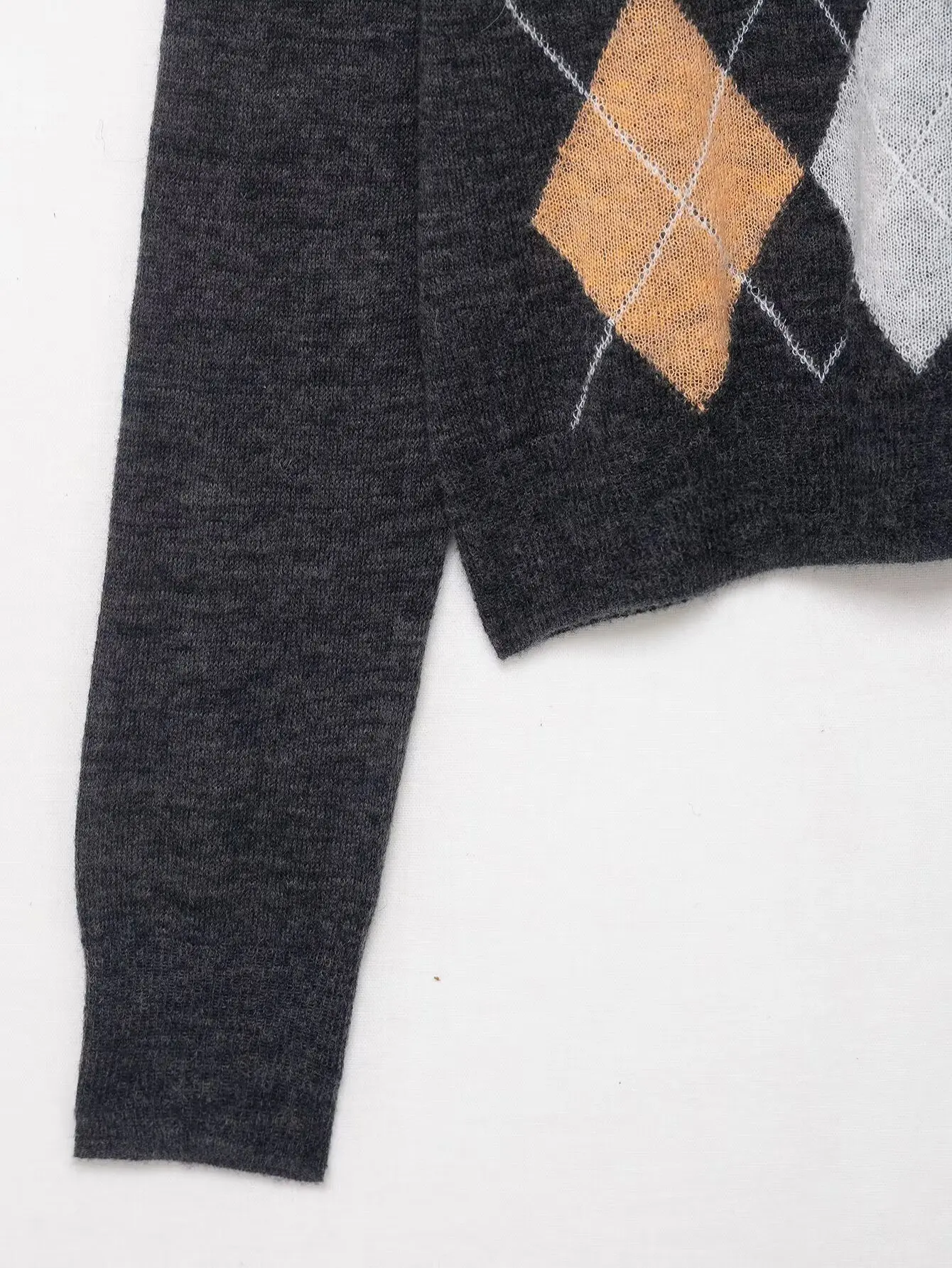 2025 الربيع والخريف موضة الخامس الرقبة طويلة الأكمام محبوك زر علوي ديكور الرجعية الماس سترة متماسكة