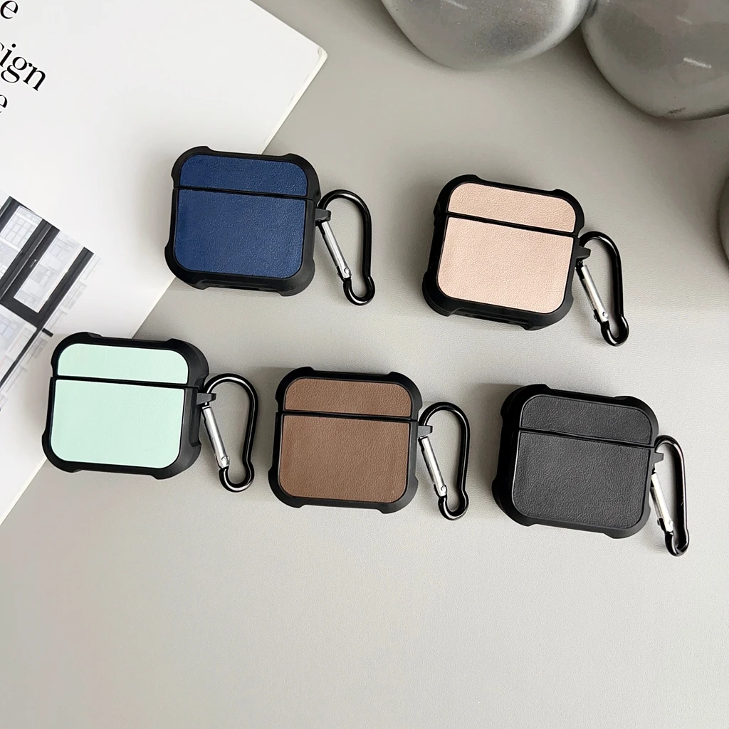 Capa Protetora Minimalista de Couro Sintético com Clipe Mosquetão à Prova de Choque para Fones de Ouvido AirPods 1 ou 2 3 4 Pro 2 Pro 3