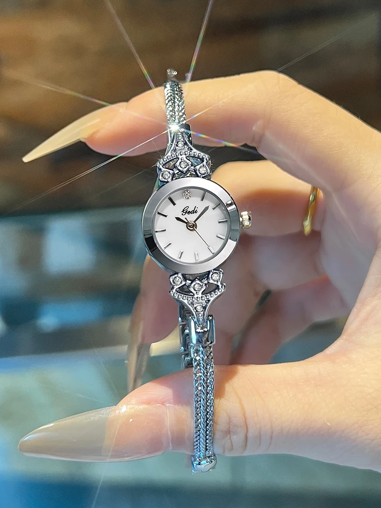

Women's watch, light luxury, exquisite and petite, bracelet style, high-end feel, 2025 new style, trendy women's watch.