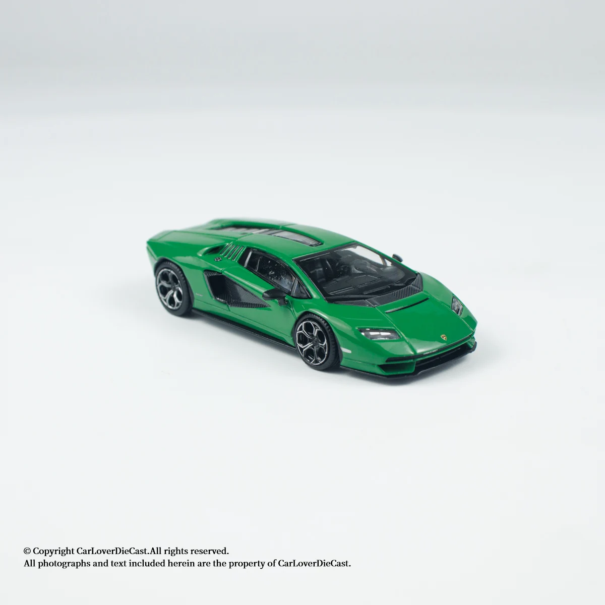 MINIGT 1:64 Countach LPI 800-4 Verde Medio Verde Gea Matt Modelo de Coche