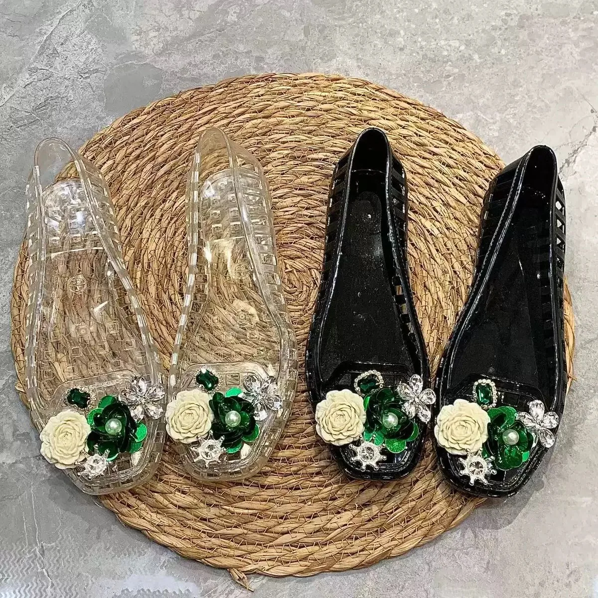 Luxury Big Rhinestone Flower Sequins Jelly Shoes Woman Summer Korean Crystal Transparent Clogs Women's Hollowed Out Flat Sandals view 6