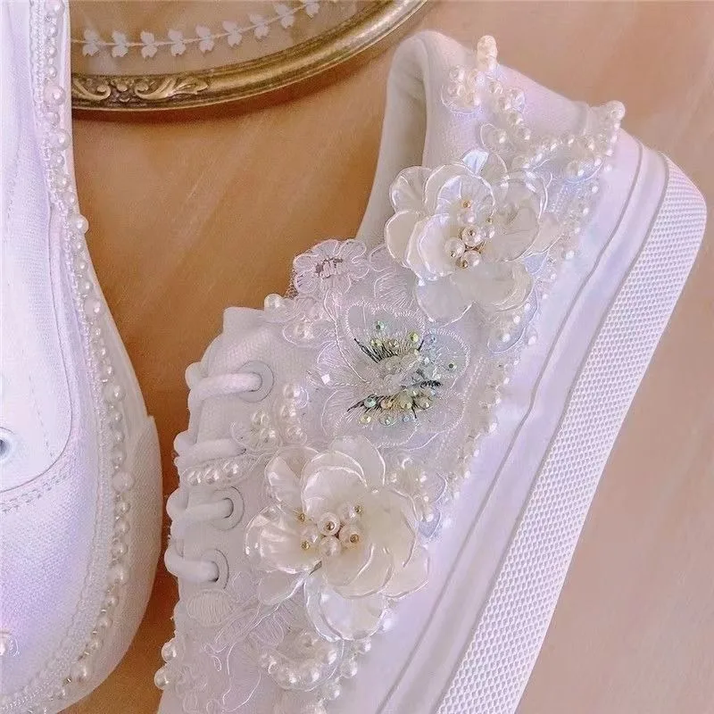 Korean Version Lace Flat Bottomed Women Shoes, Round Toe Pearl Flower Platform Casual Canvas Shoes, New Sweet Girl Sports Shoes