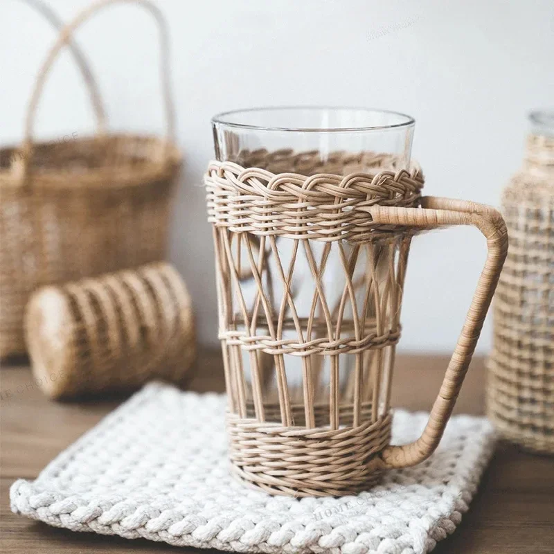 

Ins Drinking Glass Mug Handmade Rattan Weaving Water Cup Cover Heat Insulation Handle Beer Steins Korean Retro Juice Container