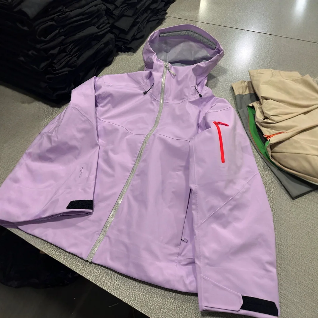 

Three-layer Rubber Pressed Mountaineering Jacket Women's Outdoor Coat New Jacket Women's Hard Shell Jacket