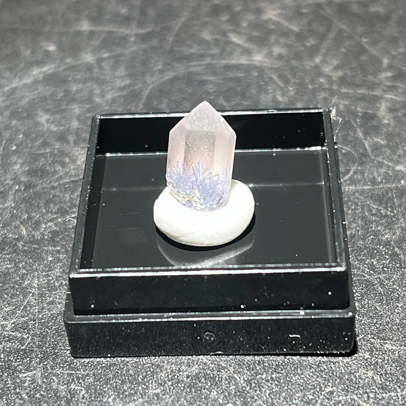 100% Natural Brazilian dumortierite Crystal (can be used as a pendant)can be used as a pendant) box size:27*27*25mm