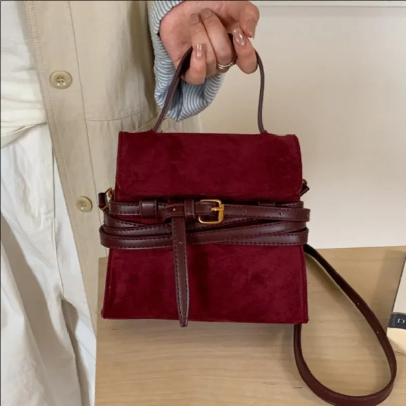 

2025 Новая модная женская сумка-тоут, роскошная дизайнерская сумка через плечо, стильная маленькая квадратная сумка для повседневного использования, универсальная