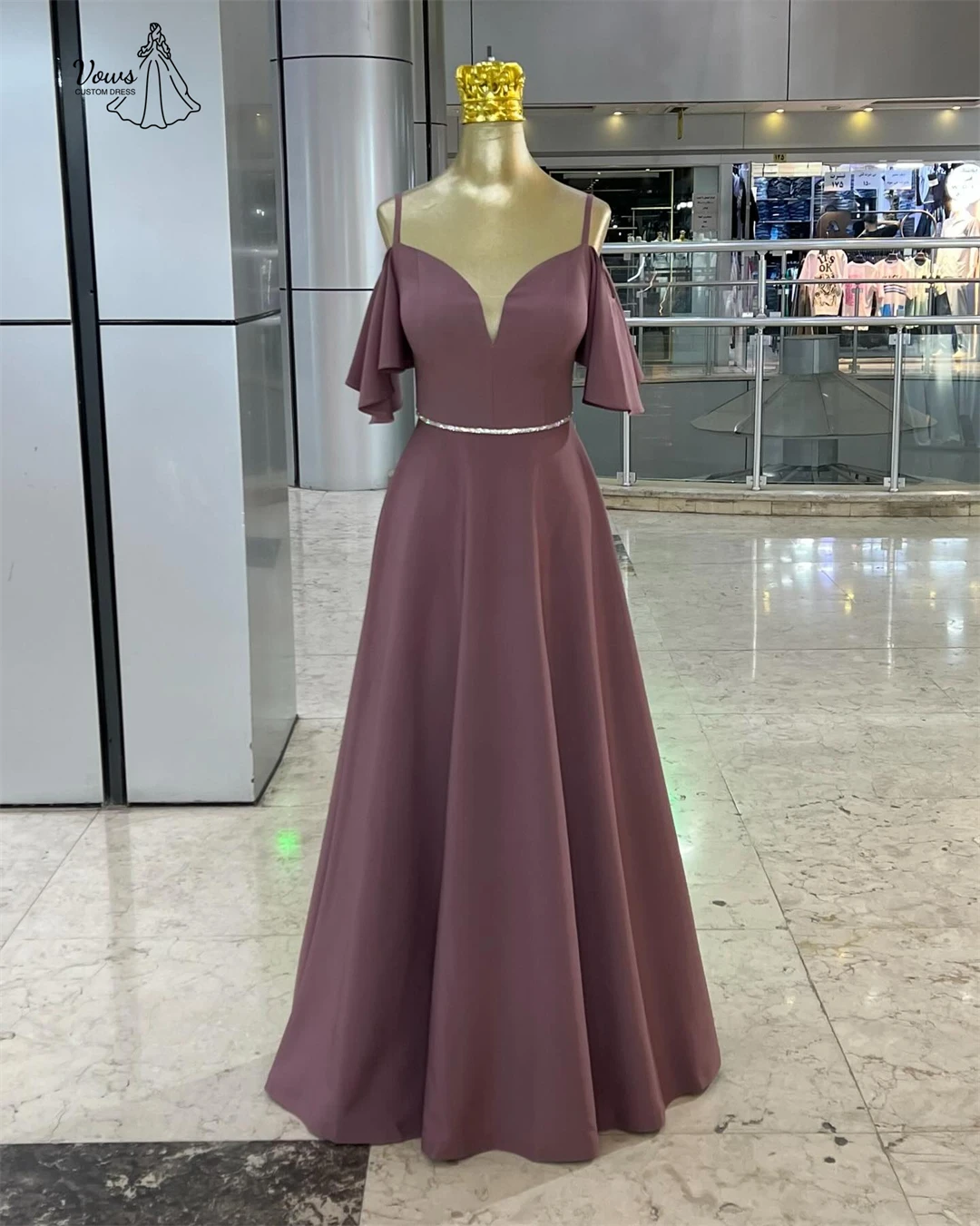 فساتين سهرة بأشرطة سباغيتي من Vows 2025 فساتين حفلات نسائية أنيقة مصنوعة حسب الطلب للمناسبات الخاصة ثوب حفلة كلمة