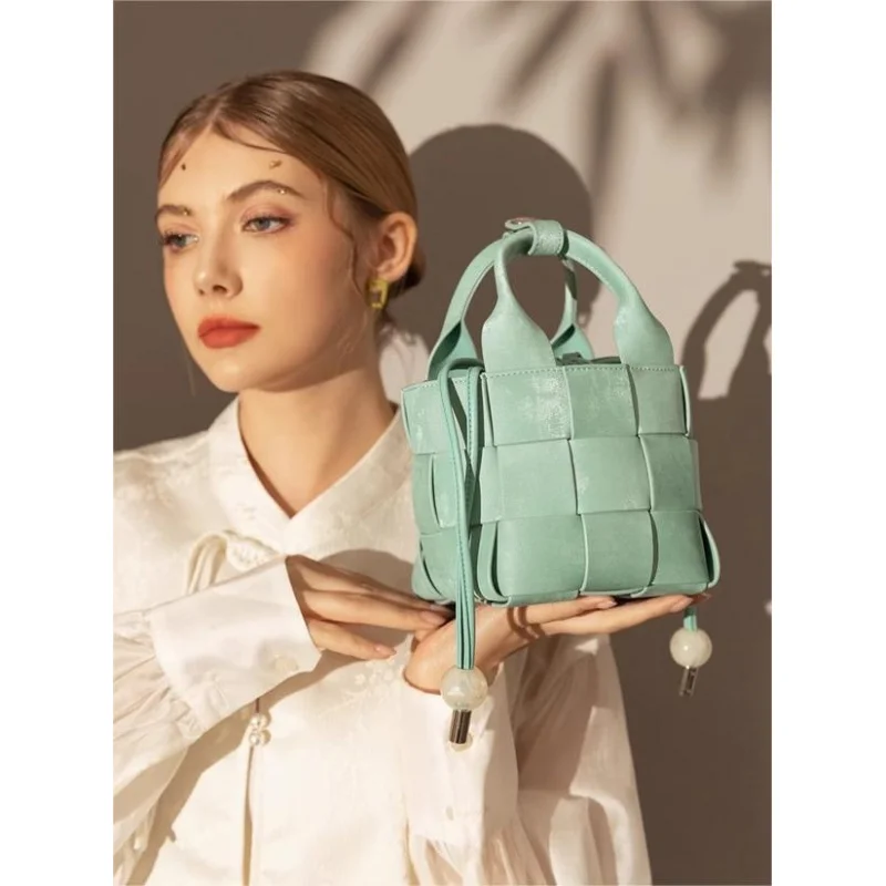 2024New Style National Style Portable Bucket Bag Genuine Leather Hand-Woven Bag Vegetable Basket Crossbody Bag Fashion S