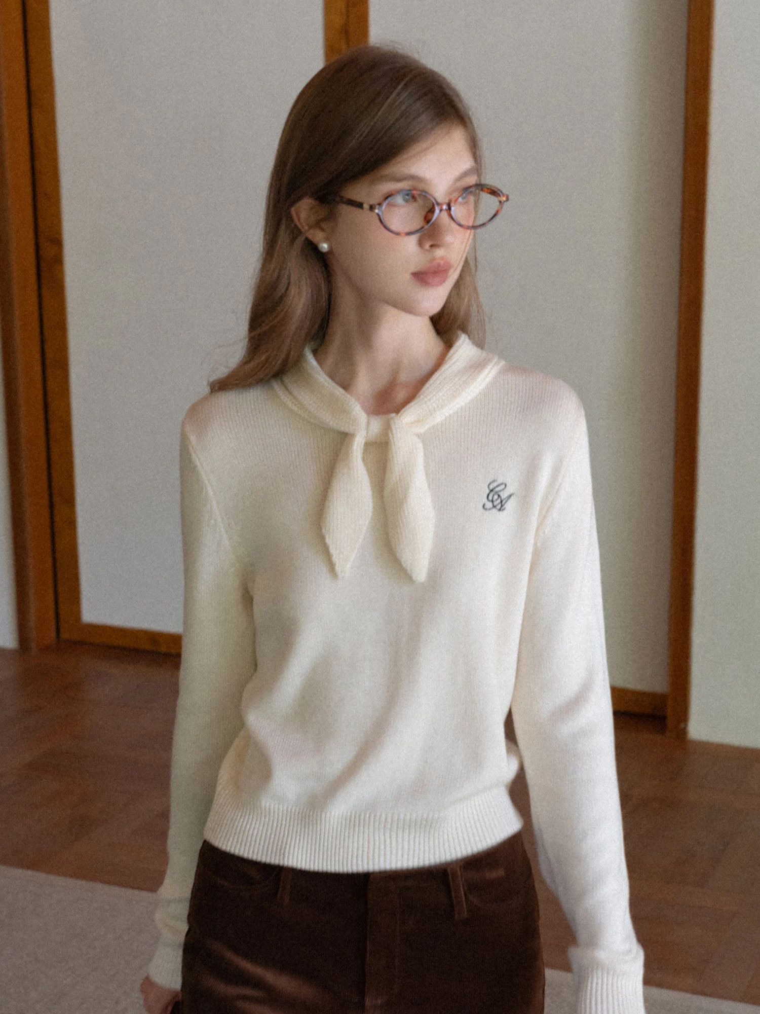 

Женский вязаный топ Eggka светло-бежевого цвета с длинными рукавами, вышивкой и бантом, повседневный, приталенный, из полиэстера