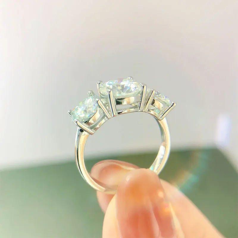 IOGOU Real D Color VVS1 Round 2.0ctw Moissanite 3-Stone Ring 925 Pure Silver Jewelry Certified for Women Wedding Engagement Gift