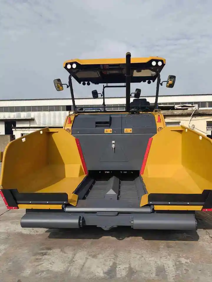 Asphalt Paver Road Smart Control Asphalt Paver Electronic Screed Finisher Construction Paving Equipment