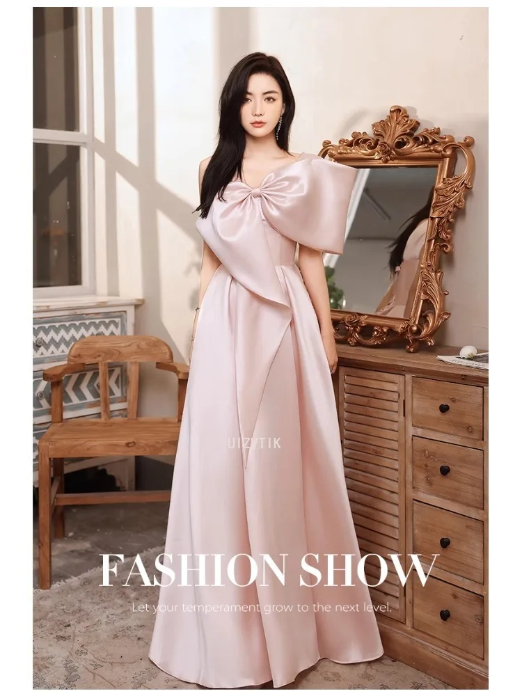 Abiti da sposa lunghi da festa con fiocco grande e monospalla Abito da sera a trapezio in raso da donna elegante rosa Abito da cerimonia formale di lusso leggero