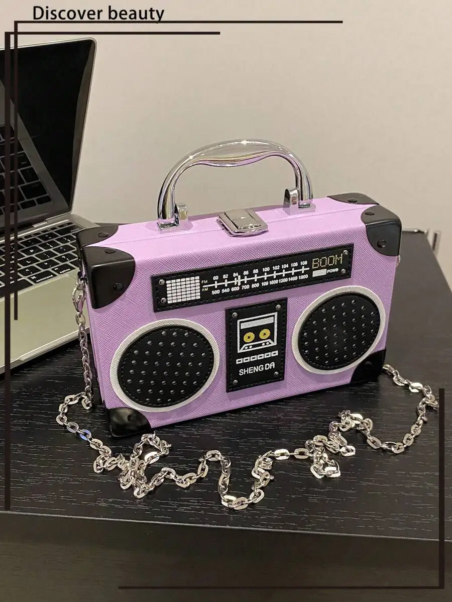 

Фиолетовая ретро-сумка в стиле бумбокс с верхней ручкой и цепочкой-ремешком