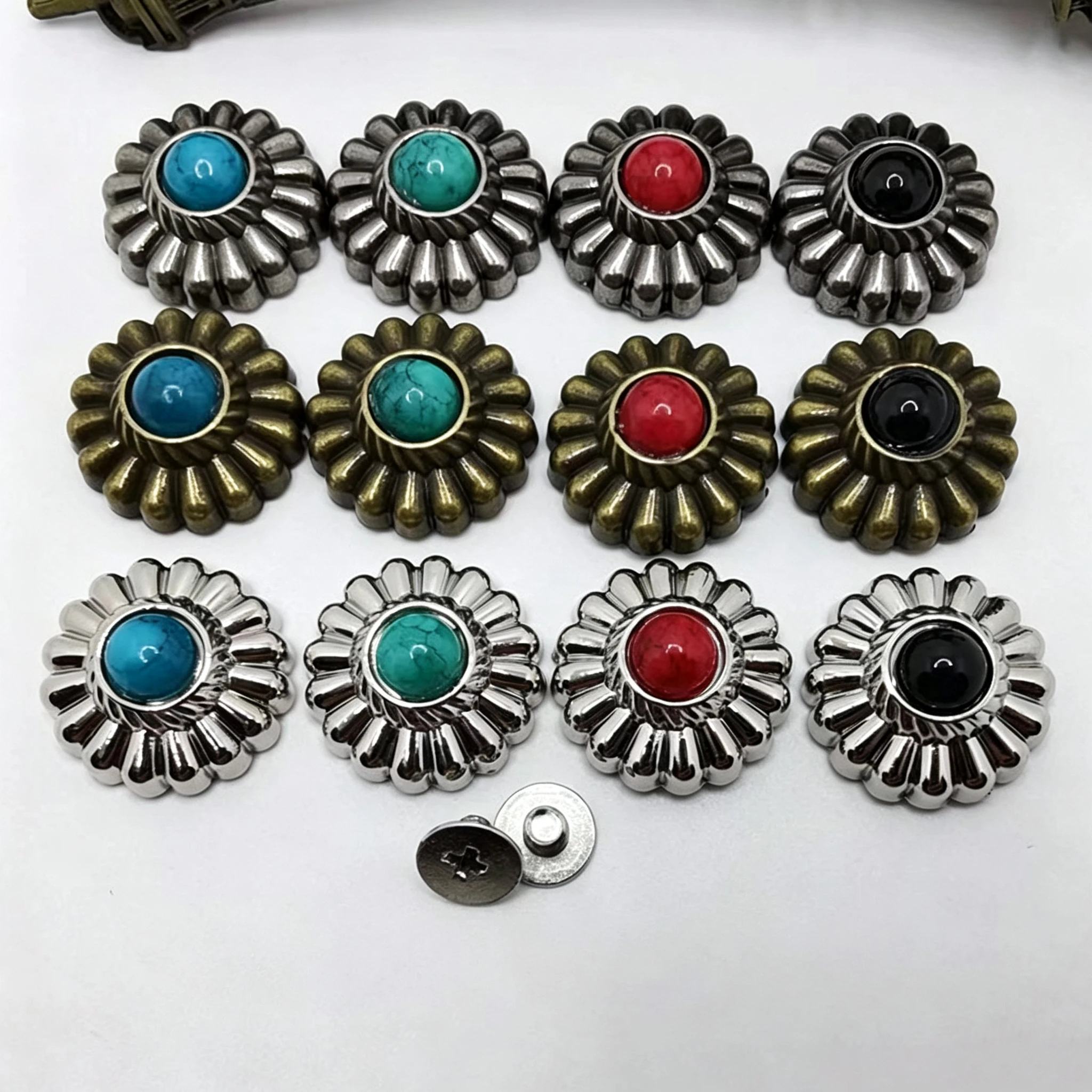 10 Stück Retro-Blumennieten, Chrysanthemen-Abzeichen, dekorative Metallknöpfe mit Schraubverschluss, Schnallen für DIY-Taschen und Kleidungszubehör – Detail 3