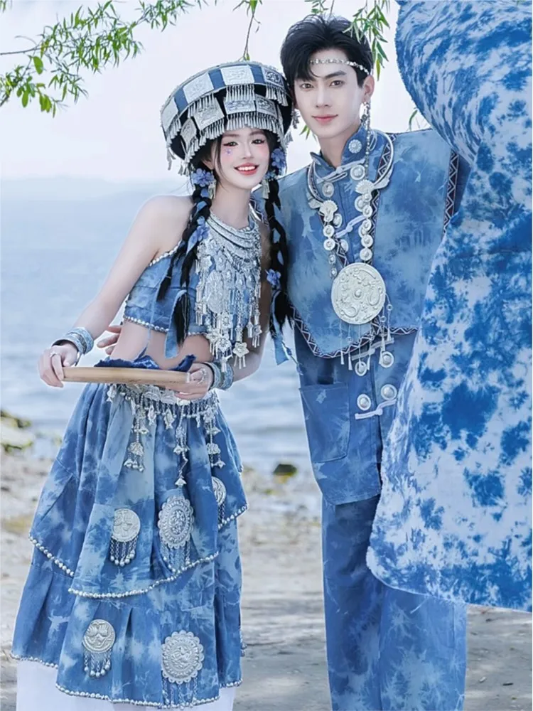 

Ethnic tie-dye couple performance dance costumes photo outfits photography and travel