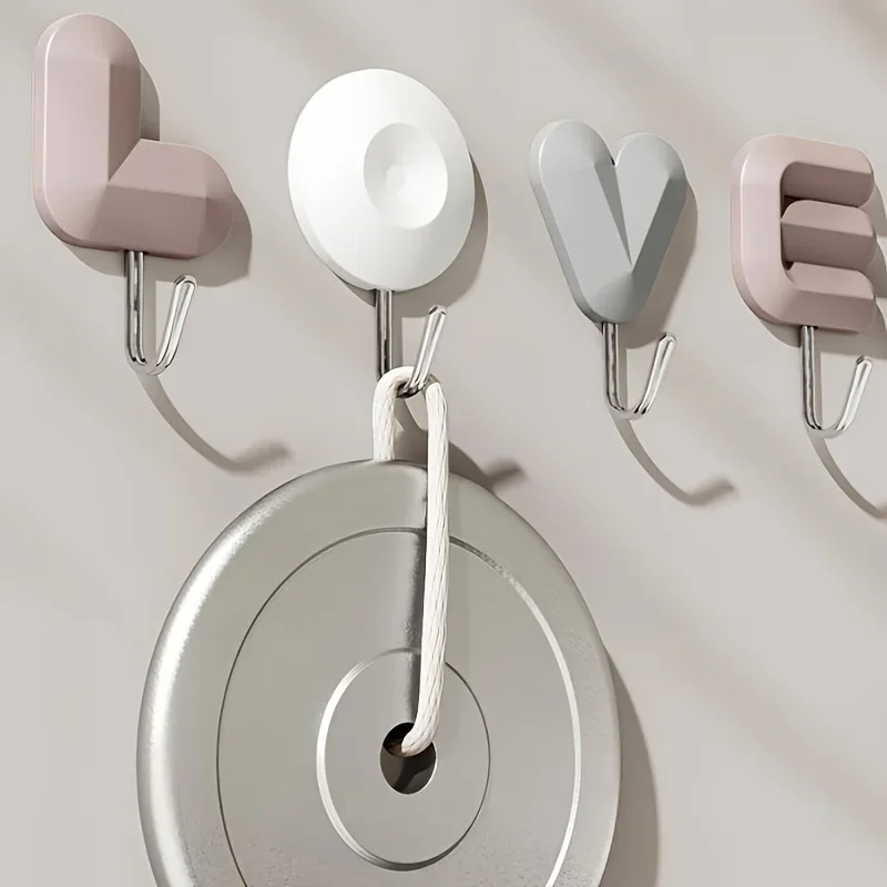 3 قطع من خطاف الحائط البلاستيكي على شكل حرف LOVE لا يتطلب الحفر، ديكور مثبت على شكل قلب، تخزين مثبت على الحائط