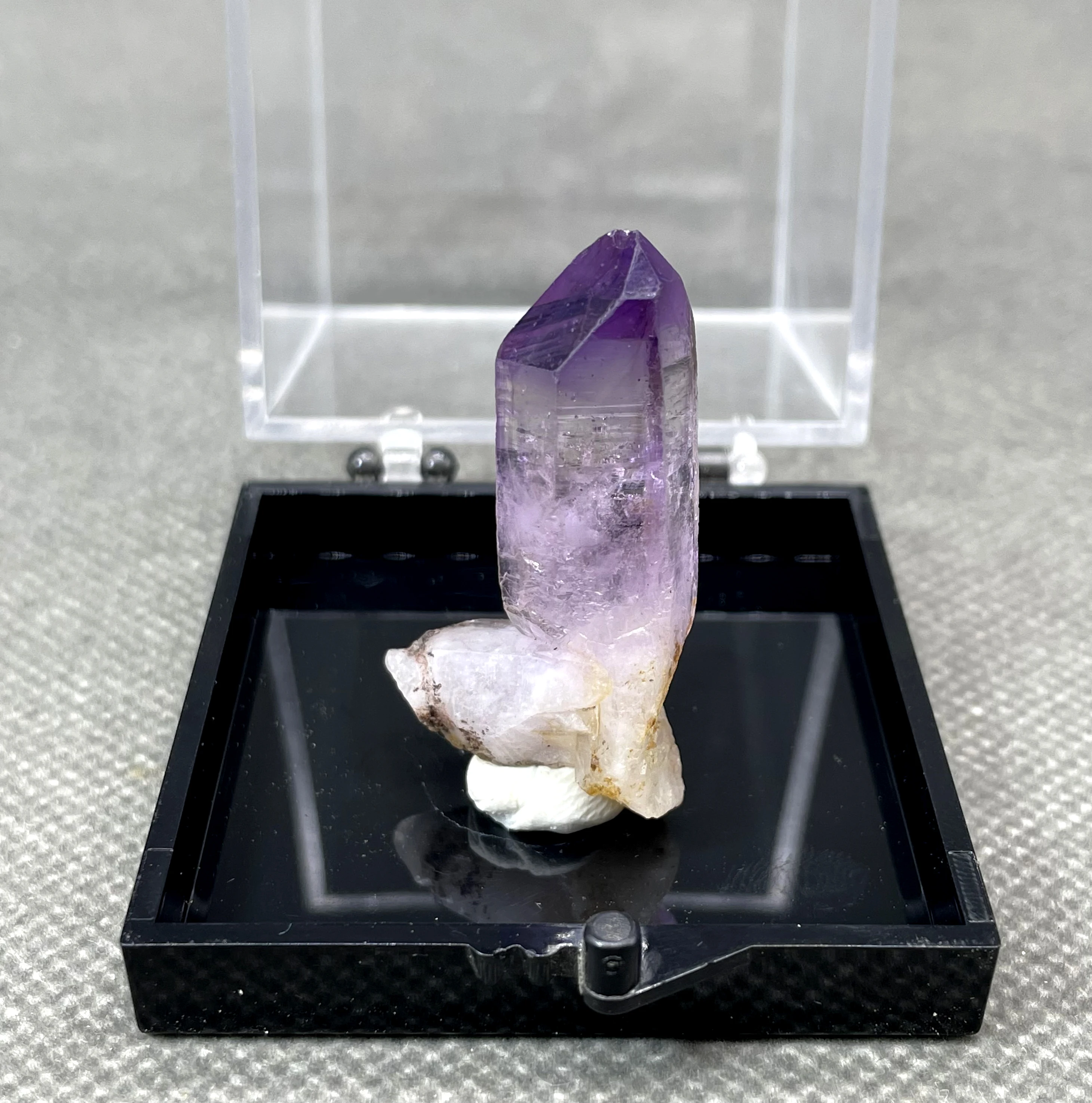 

NEW! 100% Natural Rare Namibia Goboboseb Amethyst mineral Single crystal stone and crystal Quartz Crystal + box size 3.4 cm