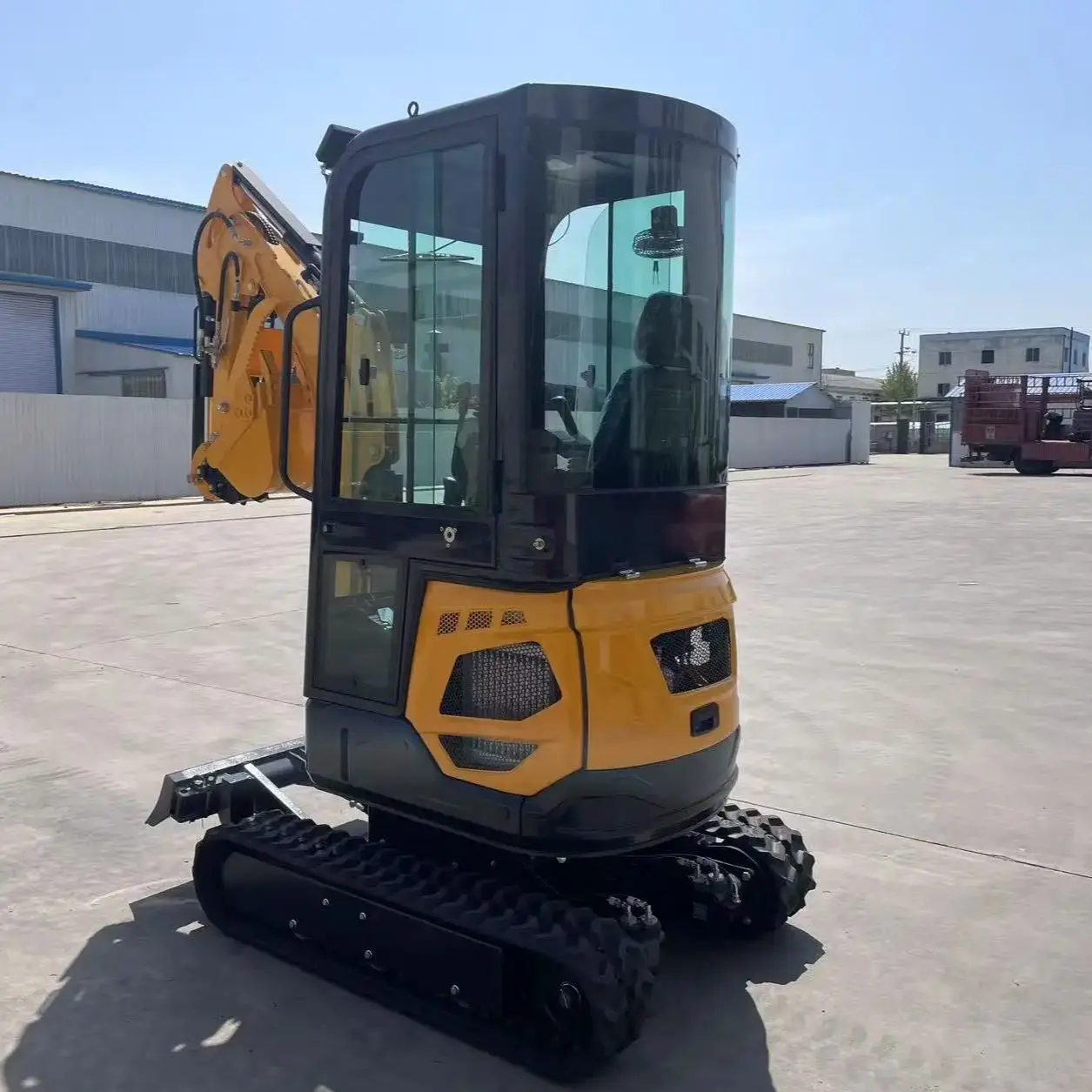 

Crawler excavators are low-priced, high-quality, and durable. Kubota engines are available for construction and household use
