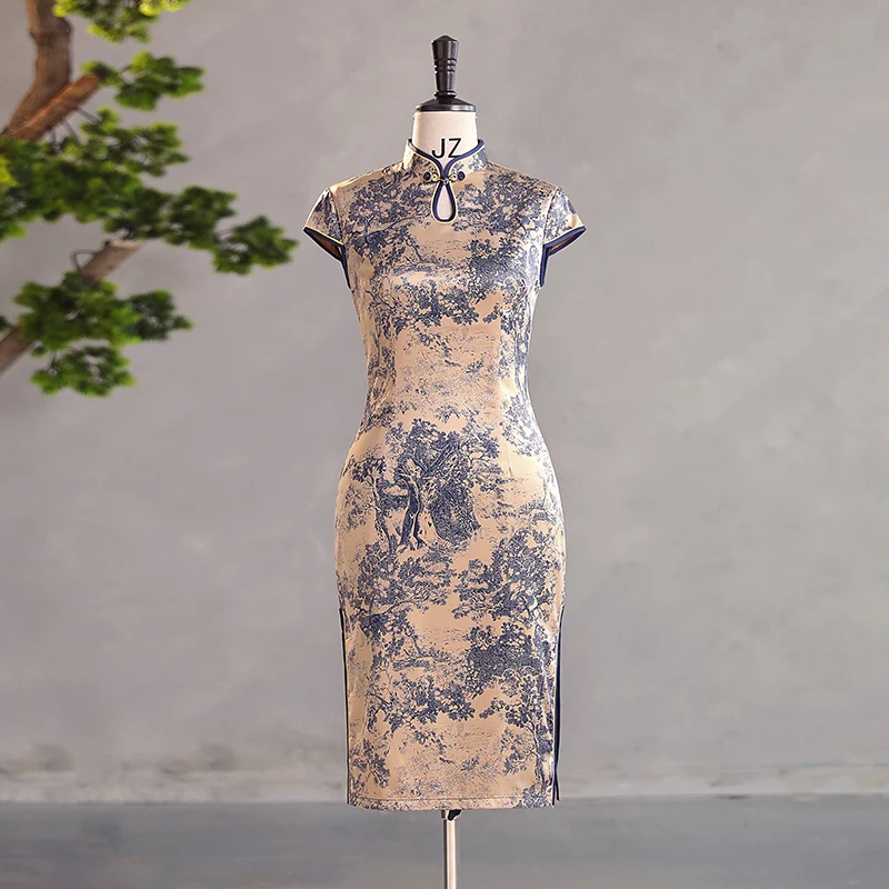 

Новинка 2025 года: Летняя коллекция для женщин среднего возраста в китайском стиле, большие размеры, улучшенный крой, повседневная одежда, ретро-стиль, стройнящий эффект.