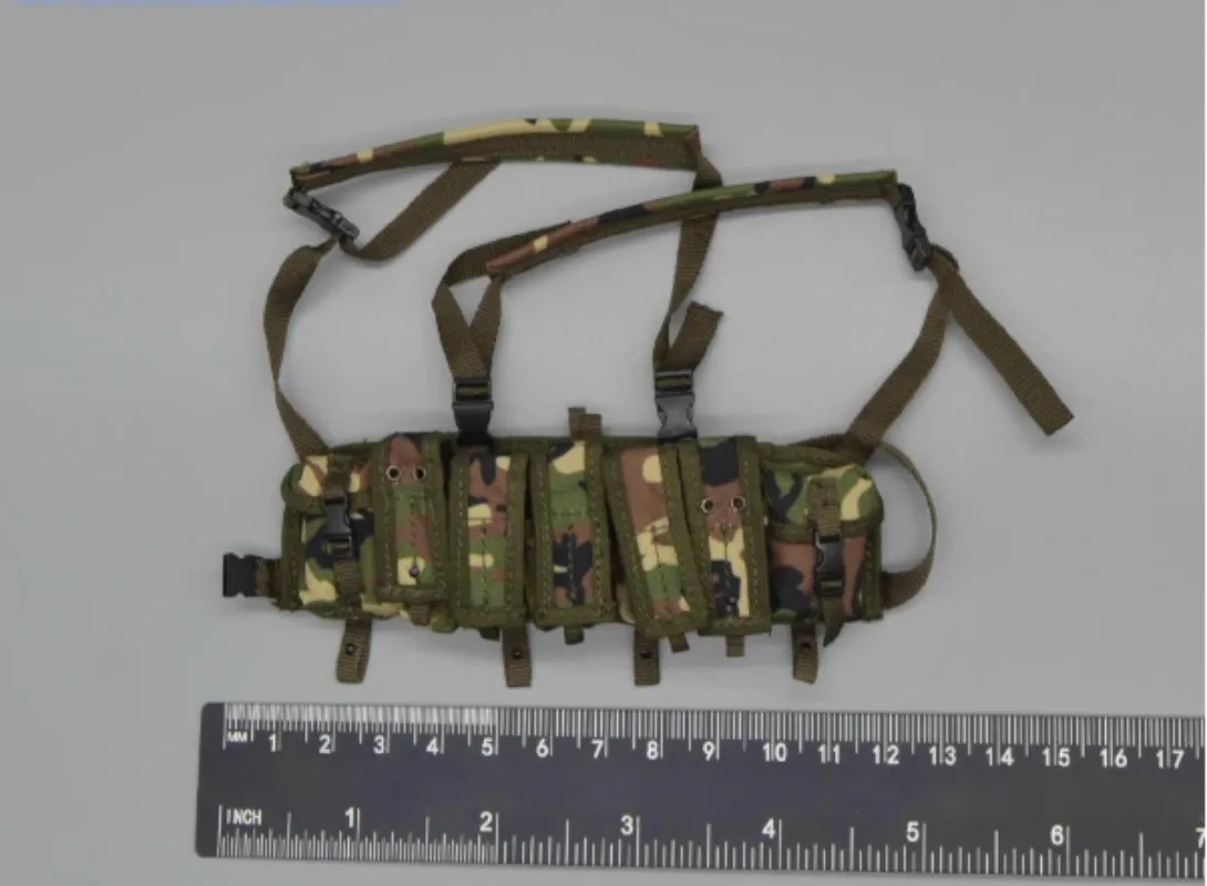 

UD9046B 1/6 Scale Soldier Chest Hanging Model for12'' Seal Team Pastor