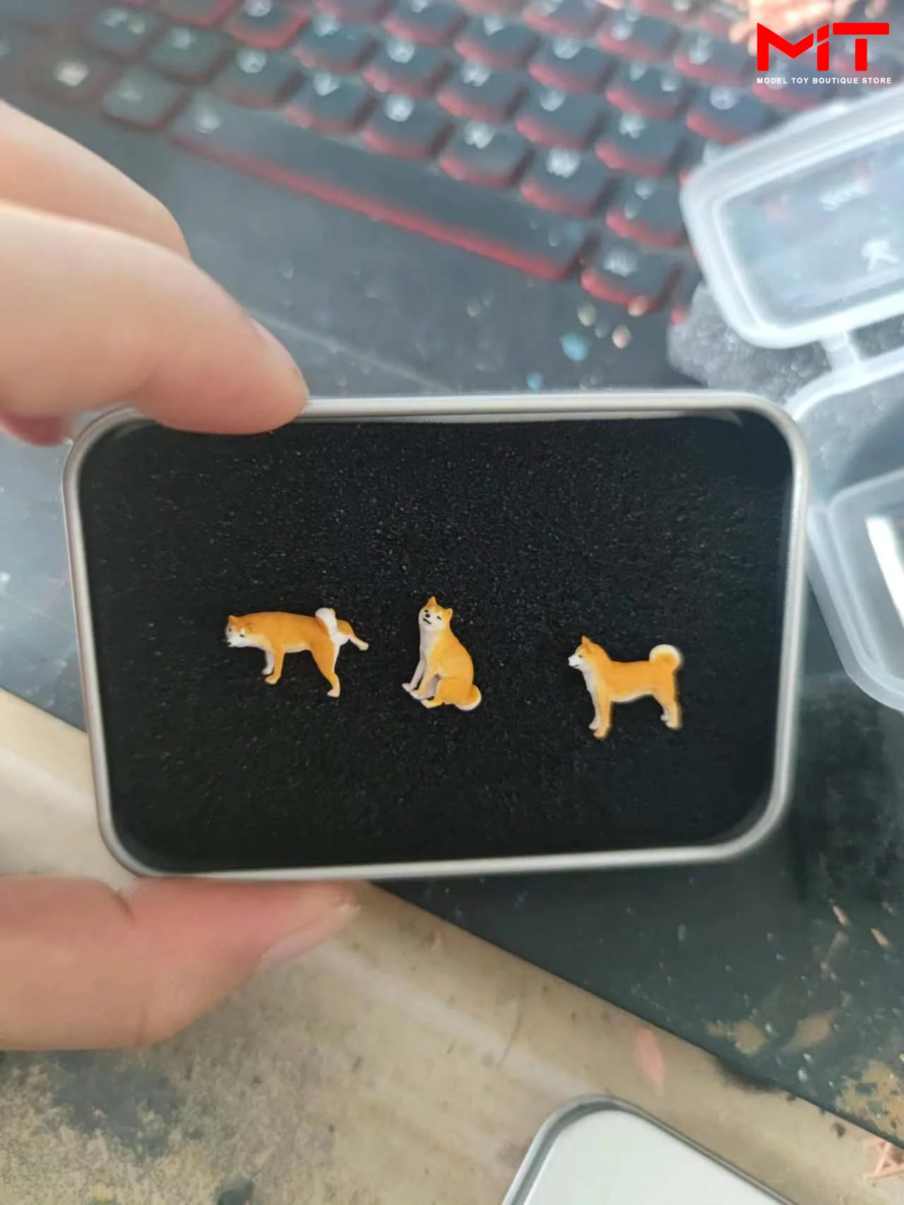 3D Print Figures L369 1/87 1/64 1/43 Pissing Dog Shiba Inu Funny Miniatures Figurine Doll Diorama Sand Table Scene Props Model