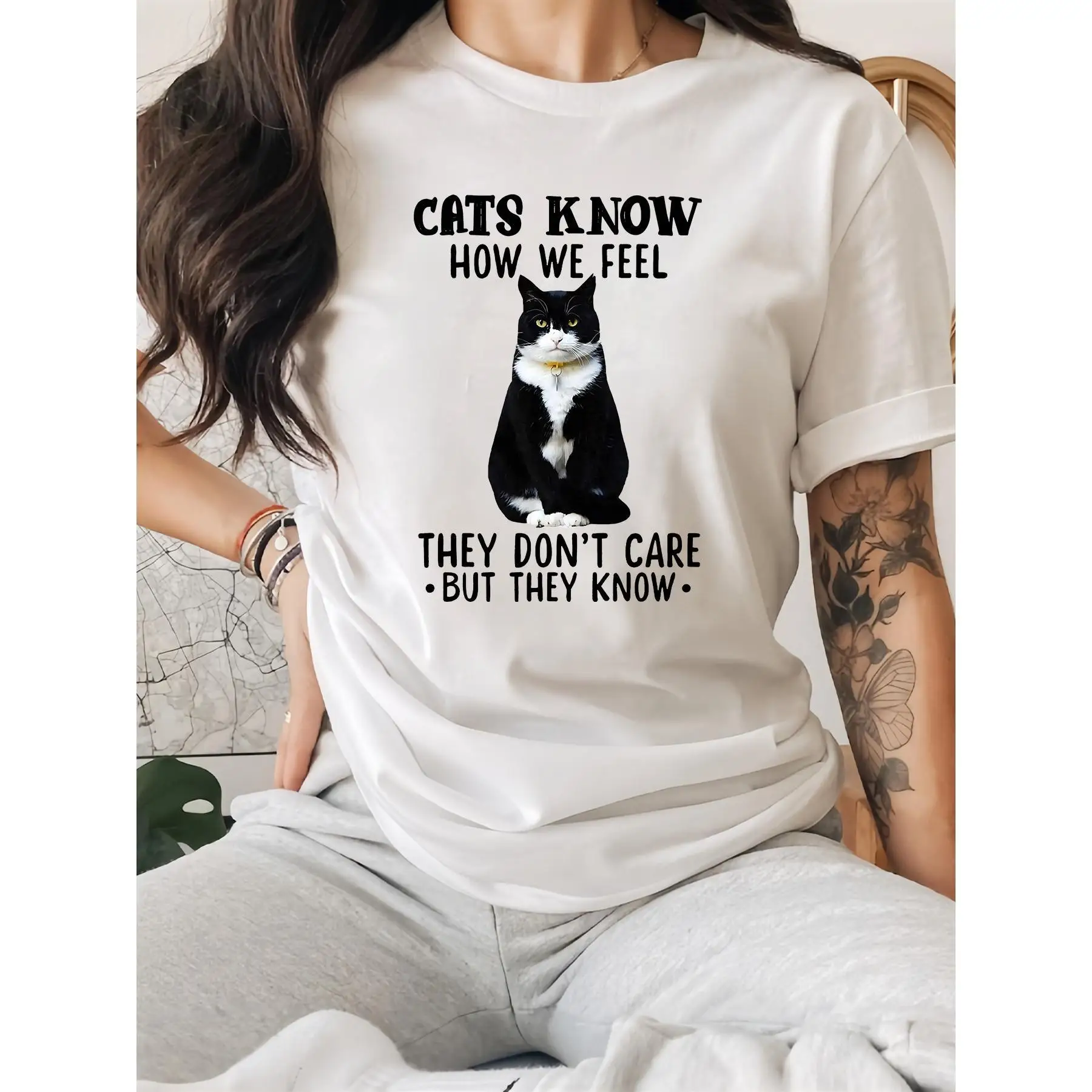 

Women's Cat Graphic T-Shirt - "Cats Know How We Feel" Funny Print, Casual Crew Neck Short Sleeve Top For Spring & Summer, Soft